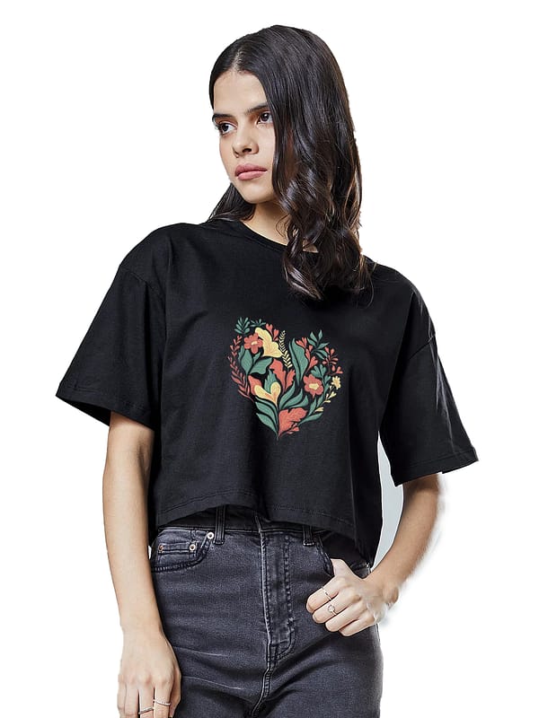 Express Yourself: Bold & Beautiful Printed Crop Top