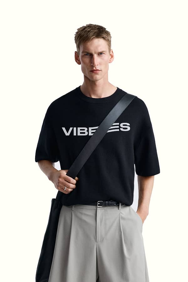 Men Oversized T-shirt With Vibes Only Design